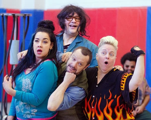 Car-wash play steers away from upper-class audiences