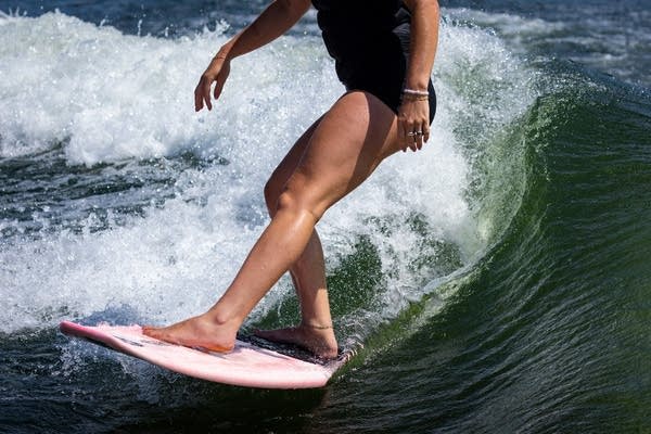 a6ec1a-20250722-wakesurfing-lakes-07-600 The study raises questions about Minnesota and Wikorfing Lakes