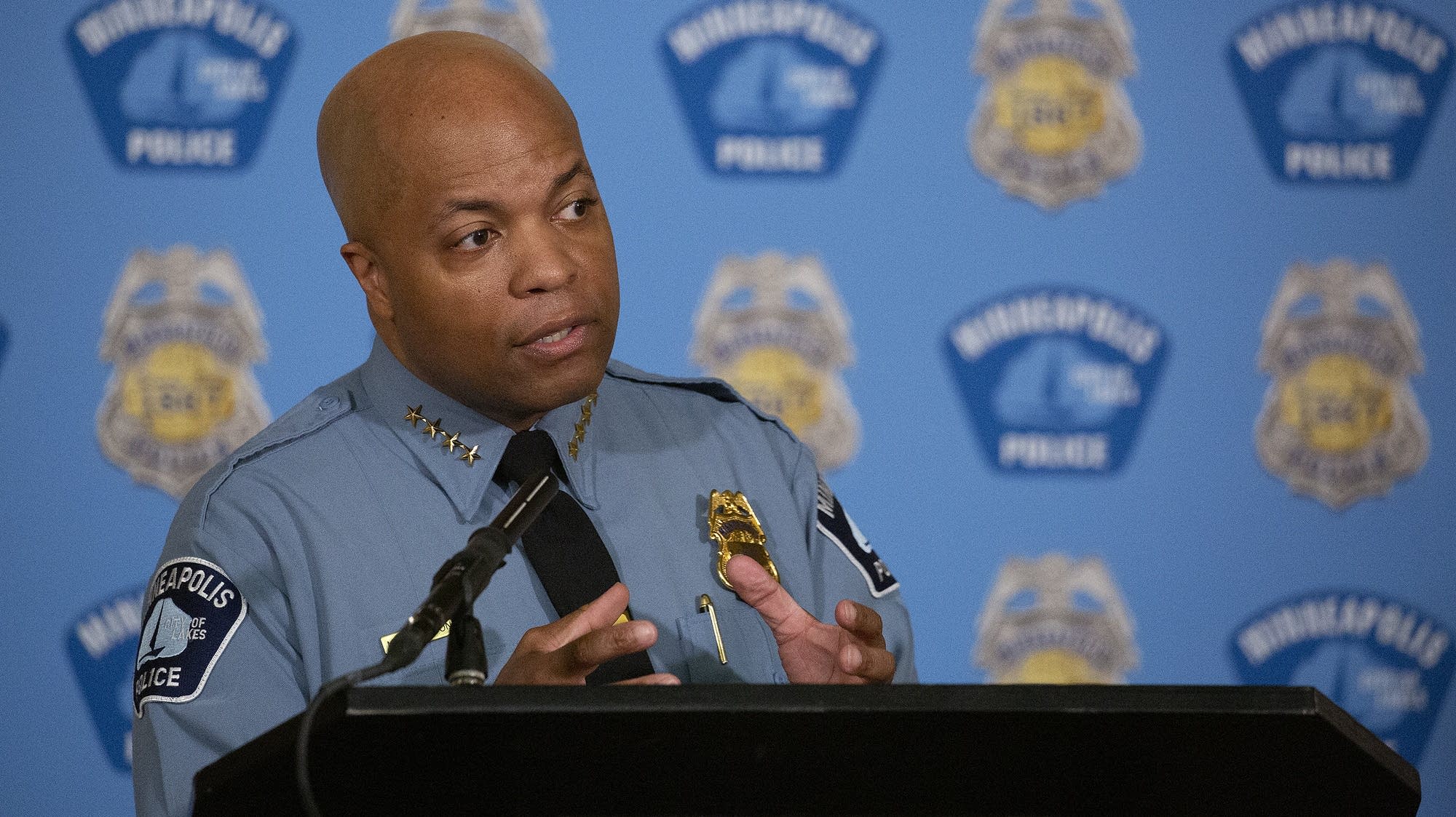 Let officers do their jobs, Minneapolis police chief tells residents