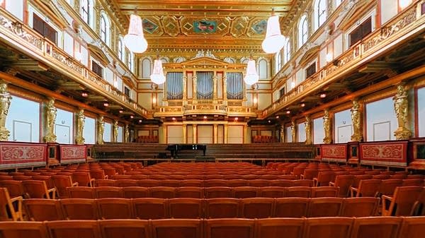 PT Weekend: Vienna's Golden Hall 