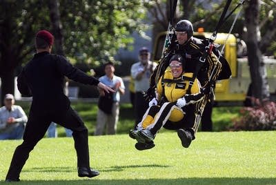 Lt. Gov. skydives