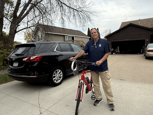 Moderate GOP state Sen. Jim Abeler faces tough challenge as top Democratic target