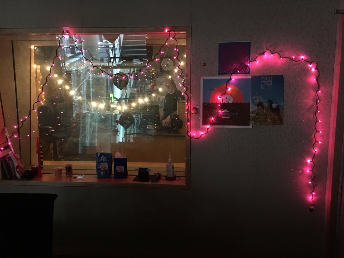 What do Bob Dylan’s Christmas lights mean?