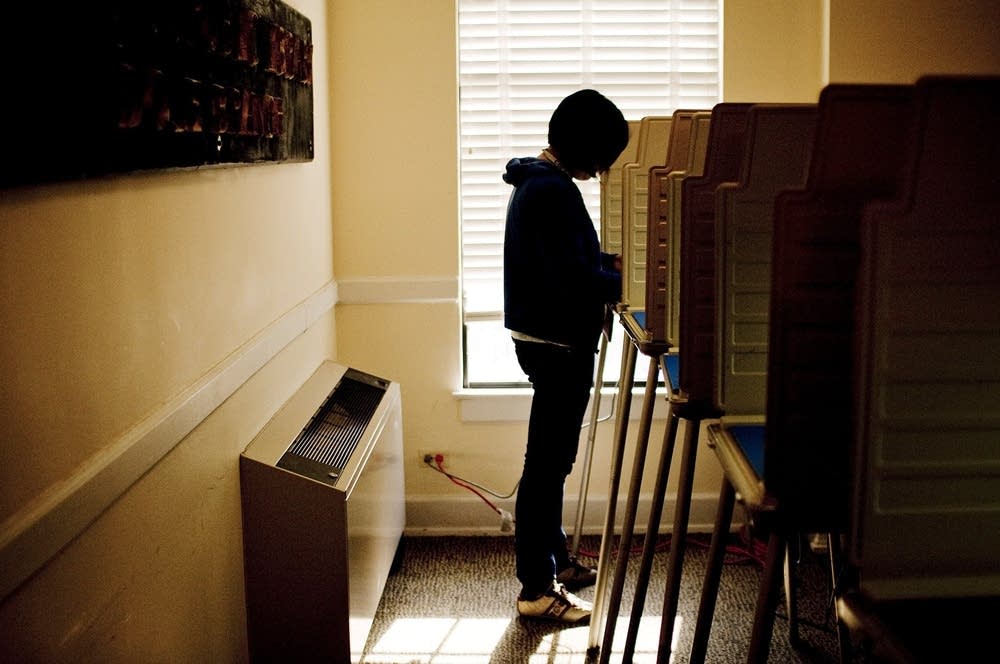 Illinois Voters Go To The Polls
