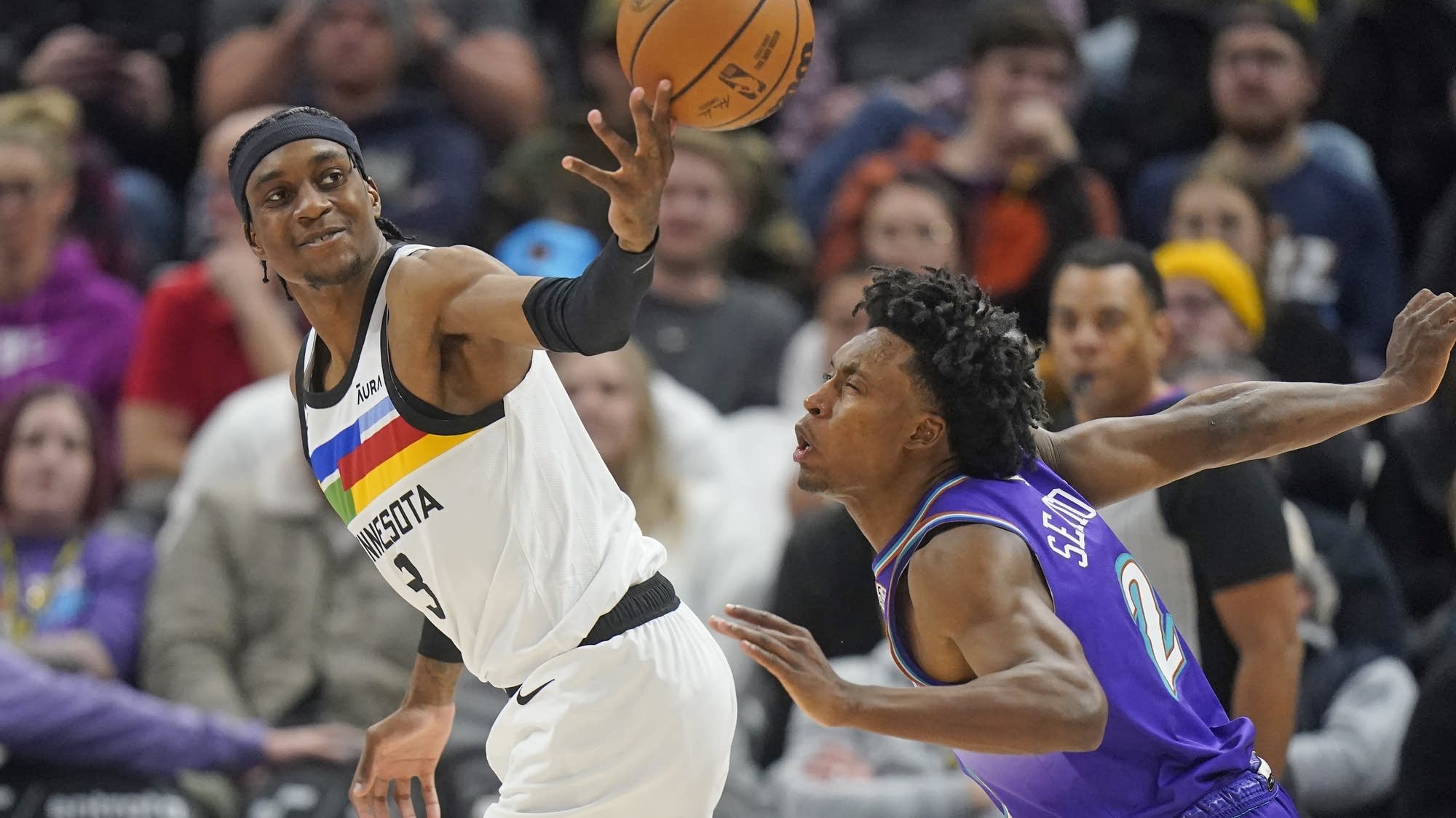 Timberwolves top Jazz in matchup of teams trading with Lakers | MPR News