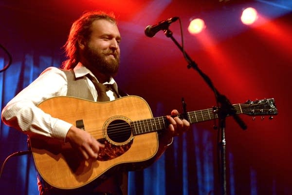 NSC_2716_local_artist_ElliottBlaufuss_supportng_EricHunchinson