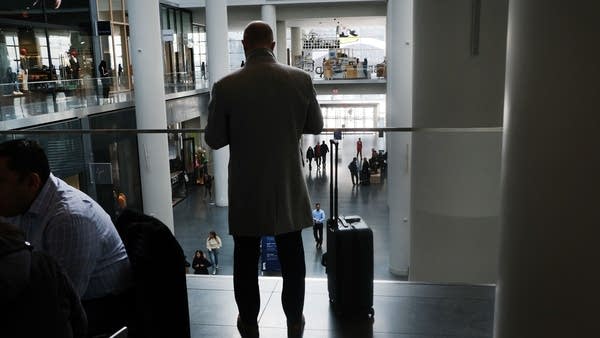 Amid developing news on COVID-19, U.S. consumer confidence has fallen back to its level at the start of 2020.