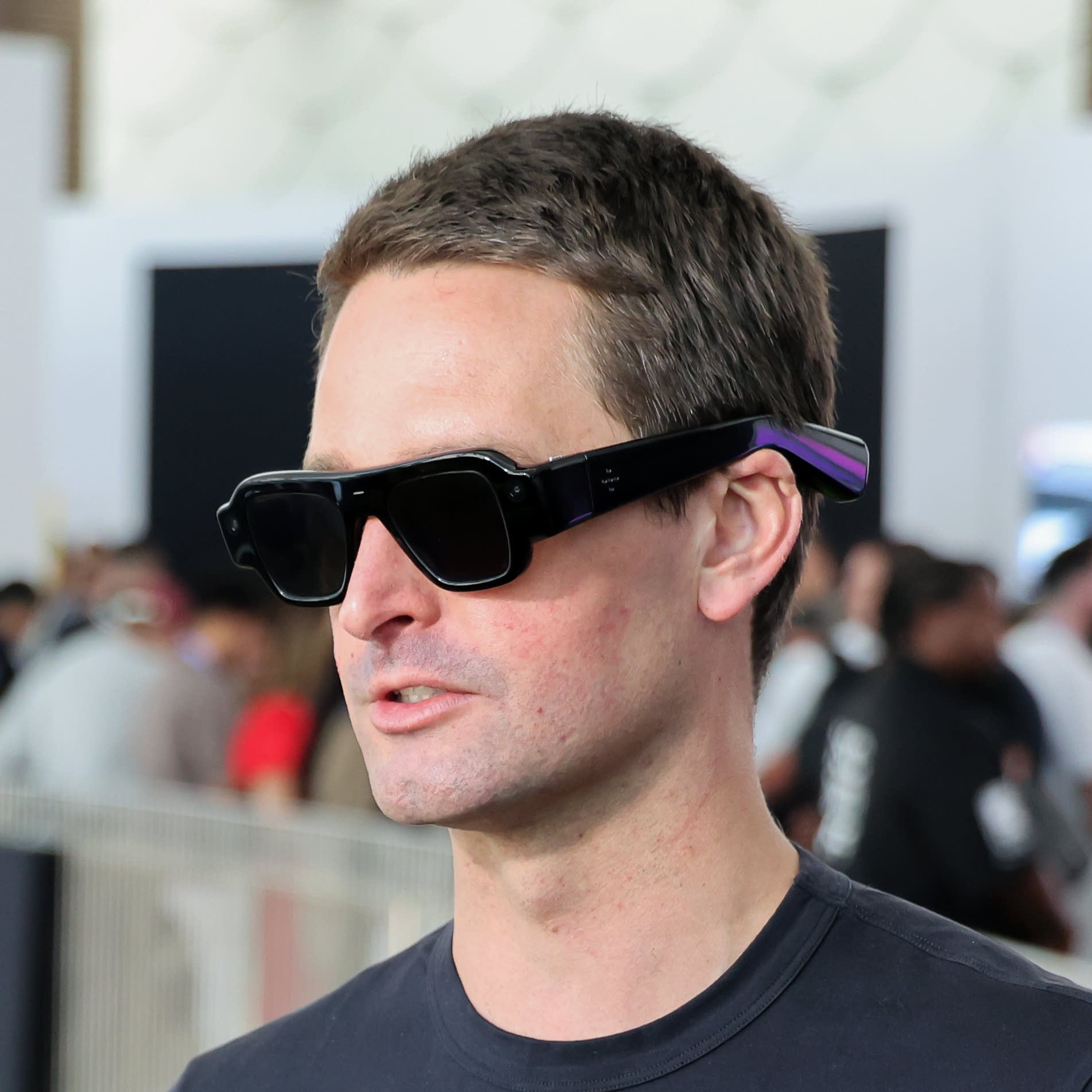 Snap's new smart glasses received mixed reactions — mainly on aesthetics episode artwork