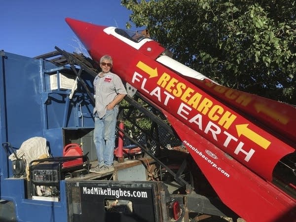 A dreamer prepares for his rocket flight