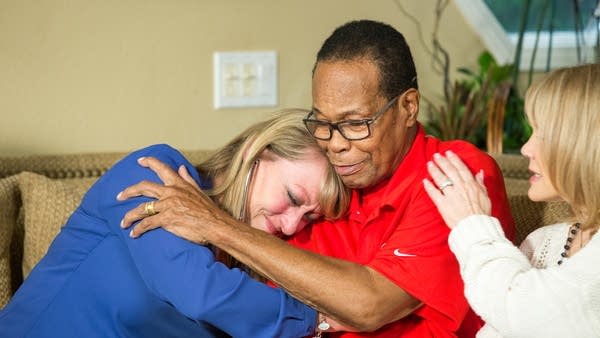 Family of NFL player listens to their son’s heart beating inside Rod Carew