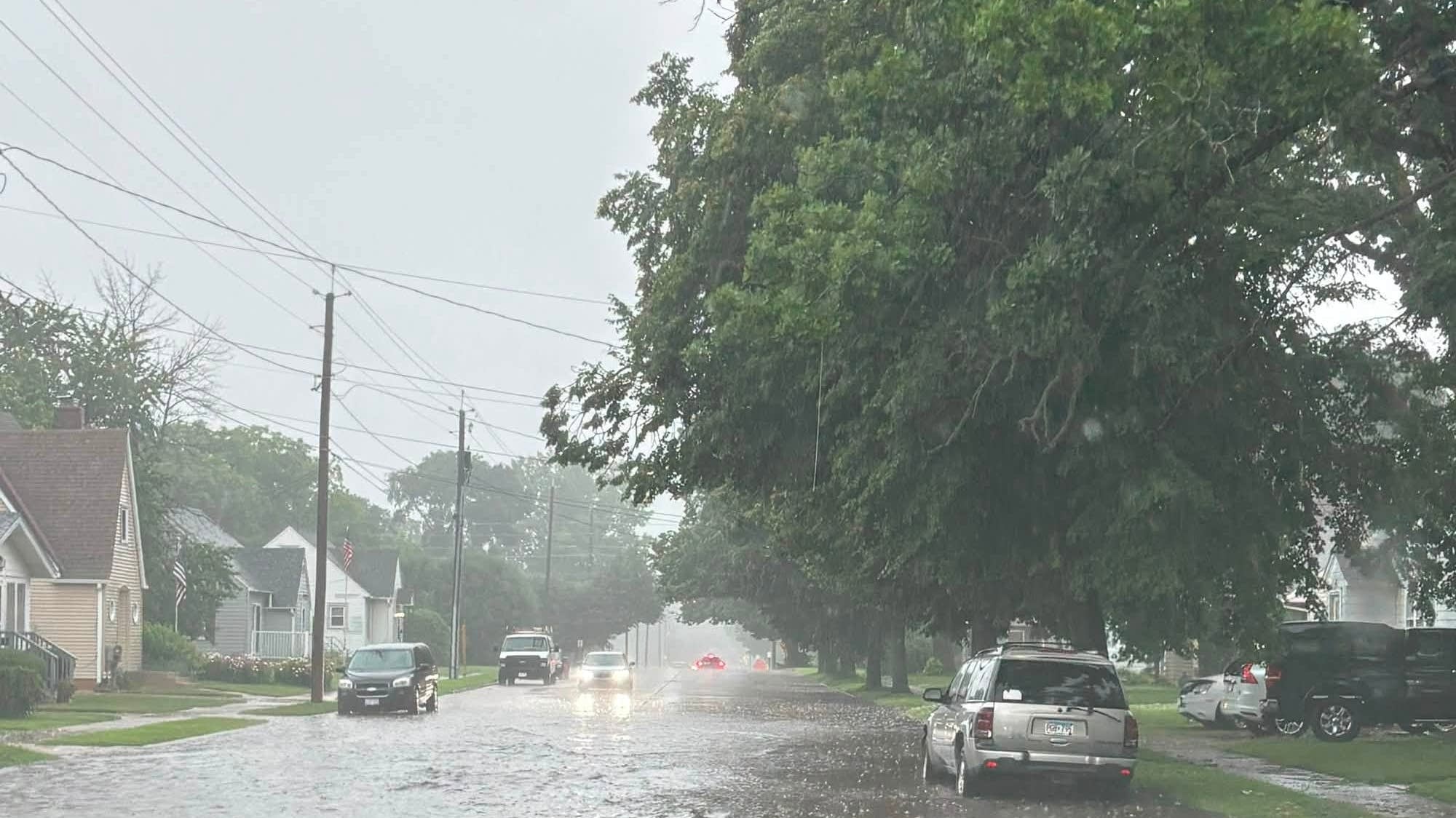 Flash flooding swamps Austin, closes I-90