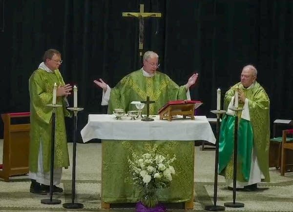 Annunciation returns to worship after mass shooting