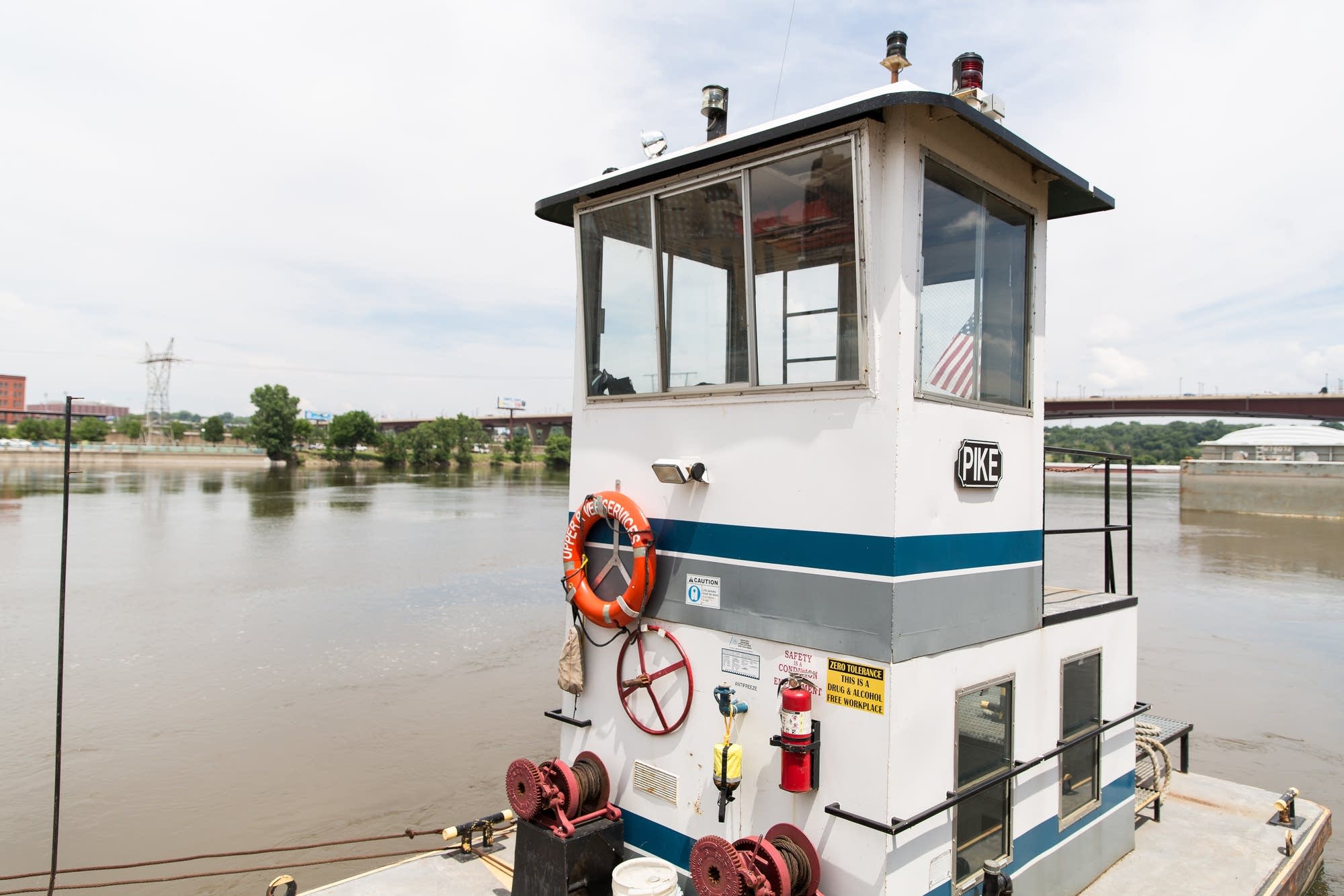 Upper River Services employees used this vessel for the rescue.