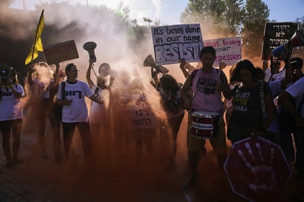 Israelis stage a ‘day of disruption’ as more strikes hit Gaza City