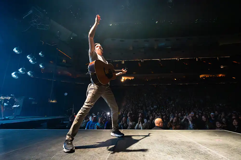 22e0e6-20241025-the-avett-