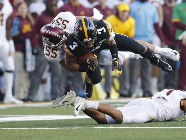 Minnesota Gophers football team takes on Iowa