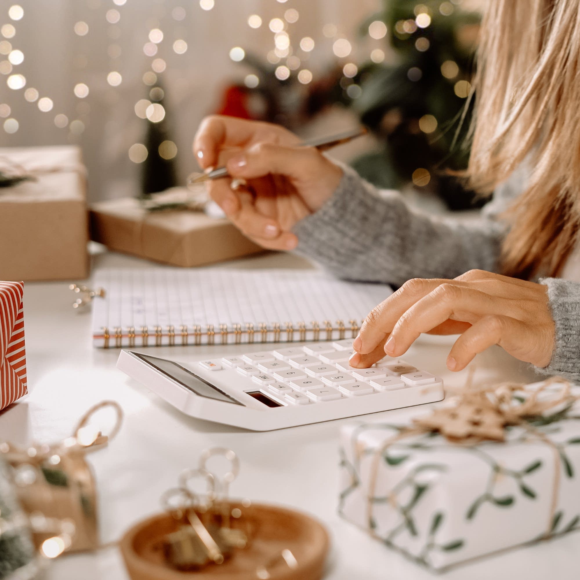 'Tis the season of holiday bonuses ... for some