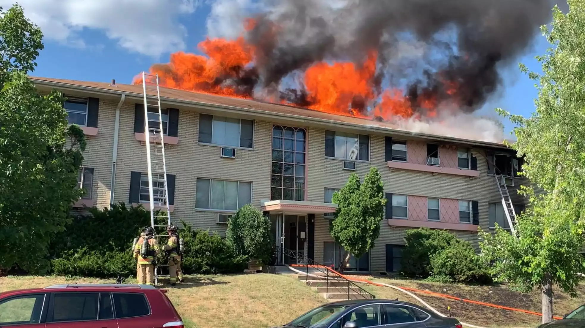 Grass fire spreads to apartment building in St. Paul - Vimarsana News