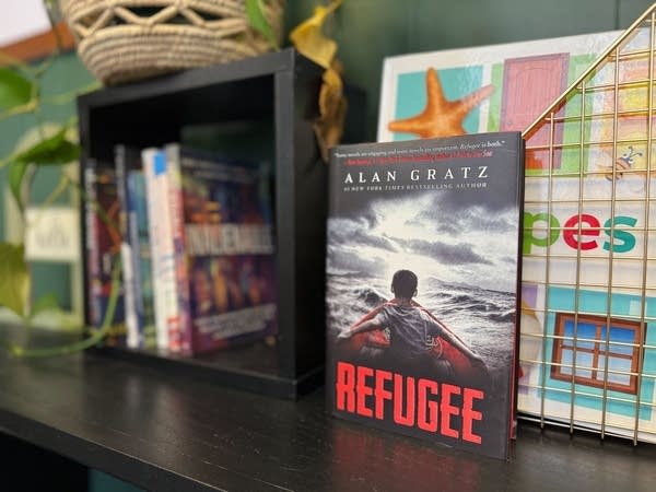 the book refugee