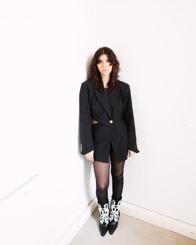 noor shami of clovers daughter posing for portraits