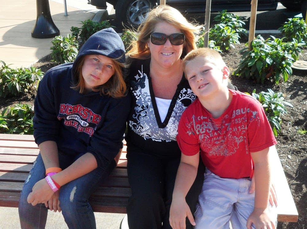 Sarena Haskins and children