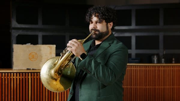 Class Notes thumbnail for a Beginning Band lesson. Includes French horn player Alexander Henton of the Minnesota Winds.