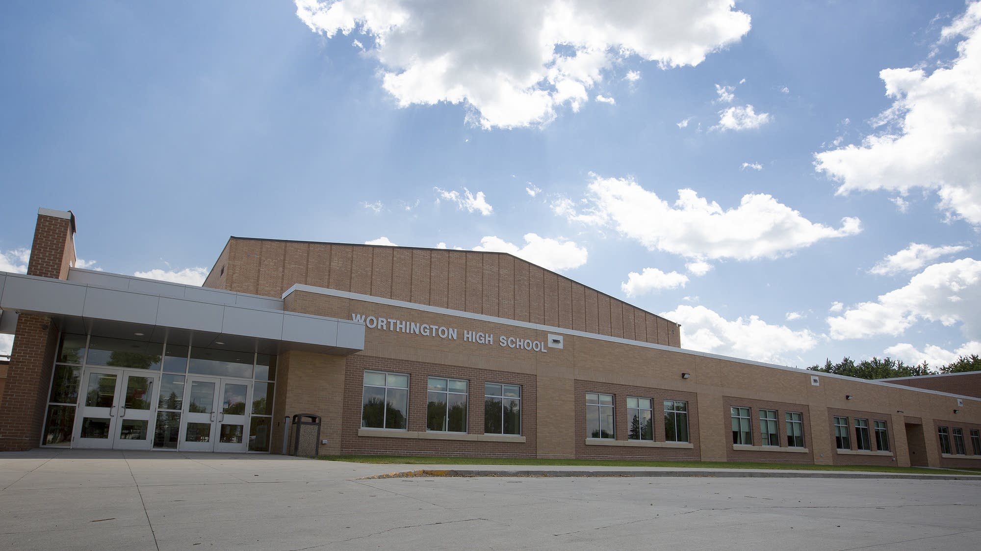 Worthington school board votes to remove LGBTQ+, Puerto Rican flags