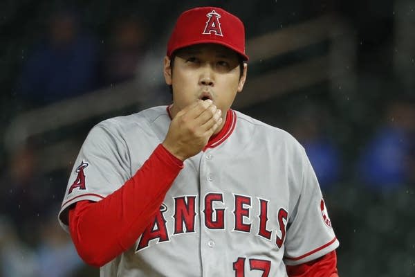 Angels say they won't trade Shohei Ohtani. He celebrates with a 1-hitter, 2  homers – KGET 17