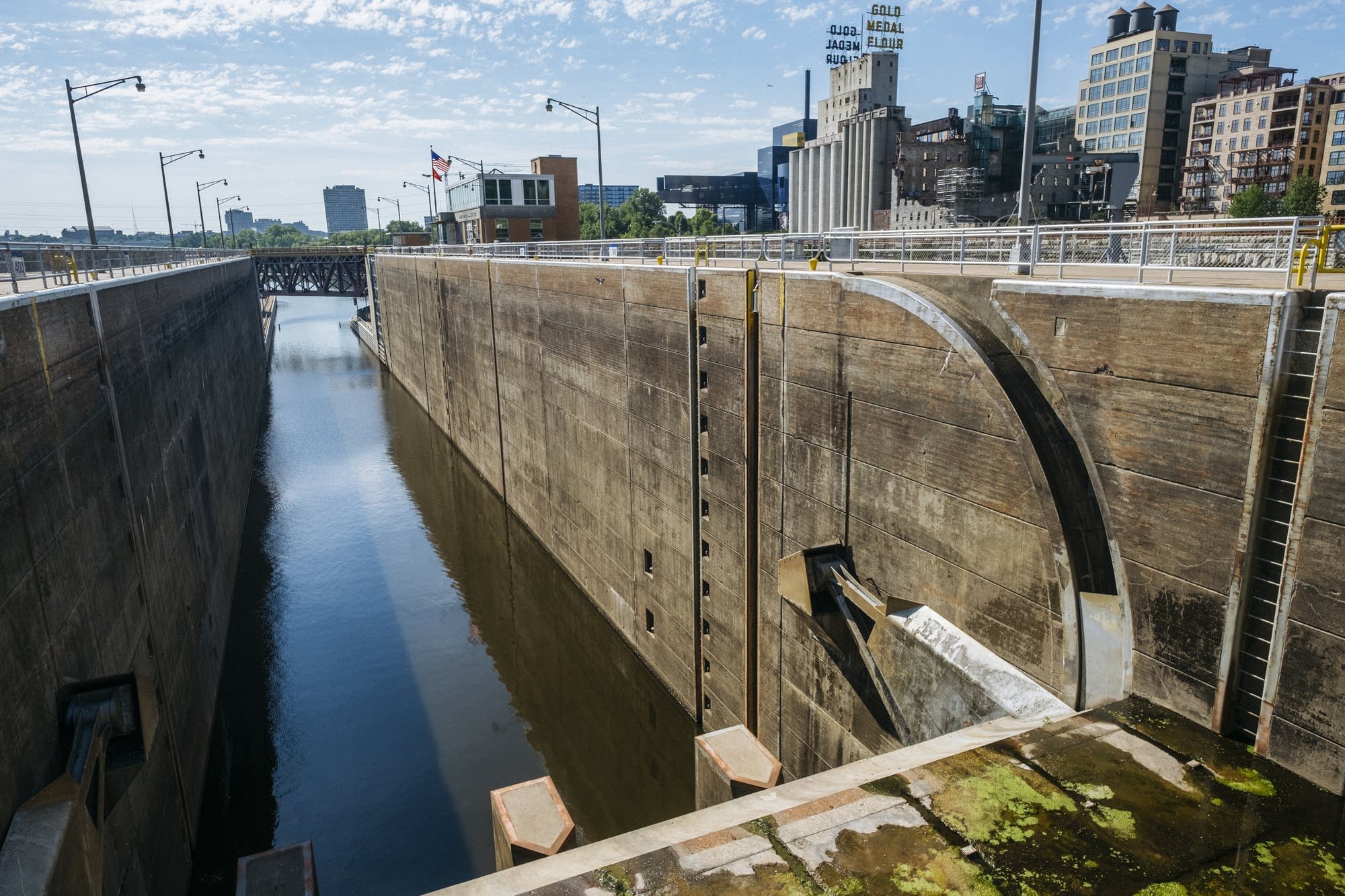 The St. Anthony Falls Lock sits empty.