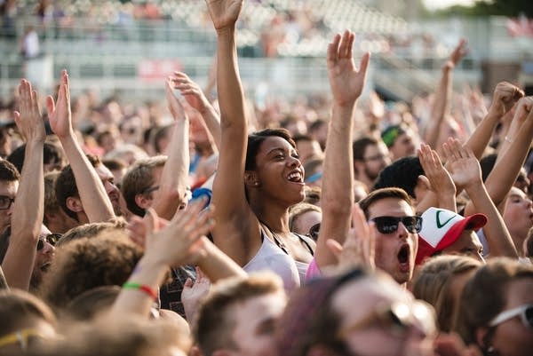 018_MNmusiconaStick_DSC9640