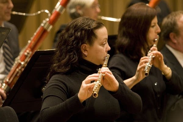 Flautists Alicia McQuerrey and Julia Bogora-Kogan