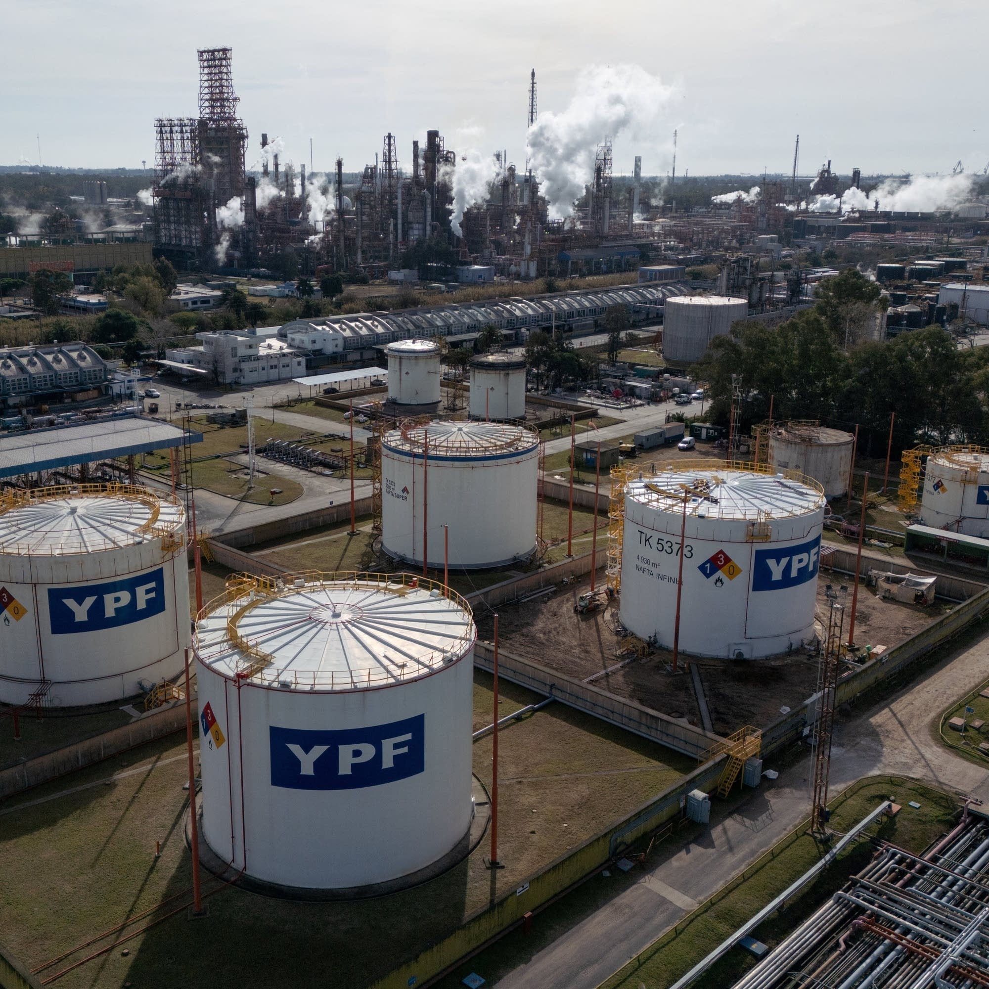 Episode art: Tariffs muddy the future of the global oil market