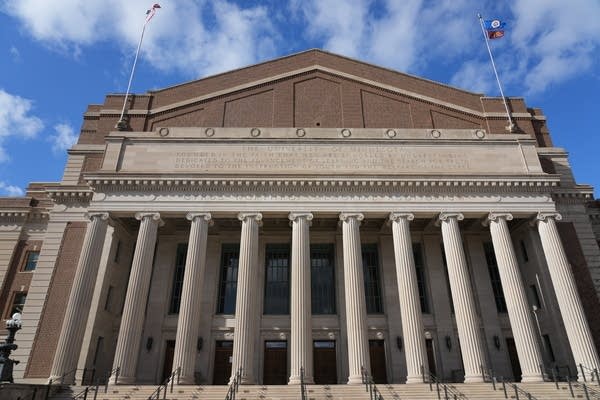 Online posts allege a ‘cover up’ at the U, but officials say they wanted to protect student privacy