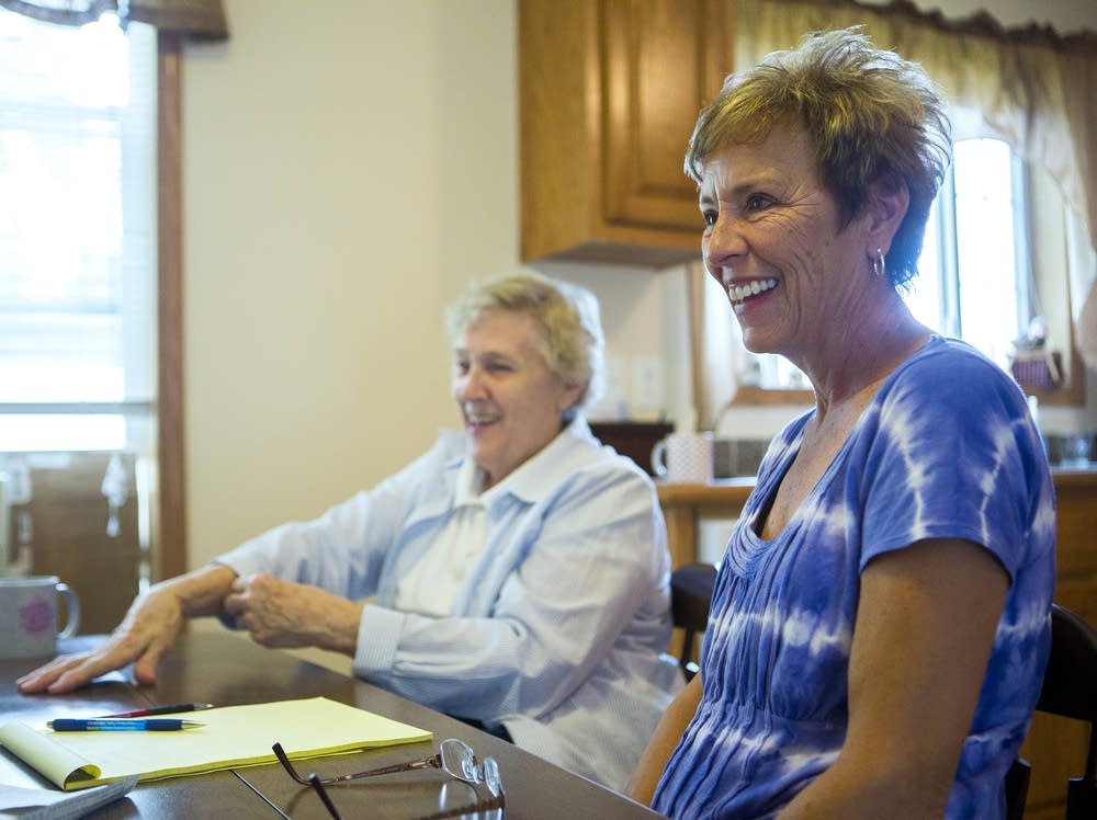 Bette Eknes, Beth Wilson