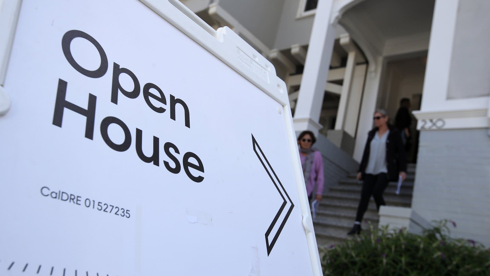 Home sales a struggle in the age of COVID-19 - Marketplace