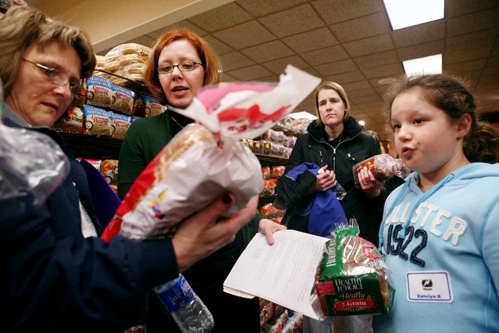 Touring Byerly's with a dietitian