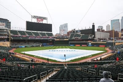 twins opening day10