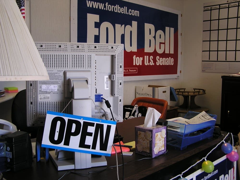 Crowded campaign quarters
