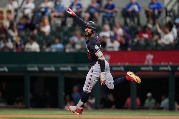 Rangers get strong finale from deGrom and top Twins 4-2 to stop 8-game skid