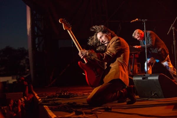 The Suburbs announce last-minute free show Tuesday night at the Amsterdam