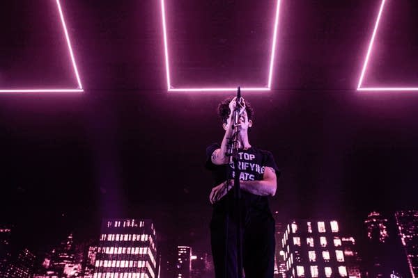 04_the 1975 6-2