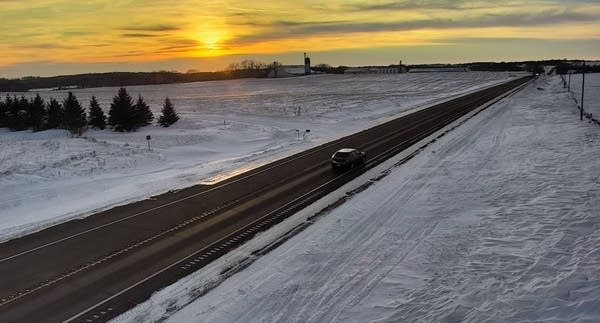 Warmup underway; wintry mix possible Thursday