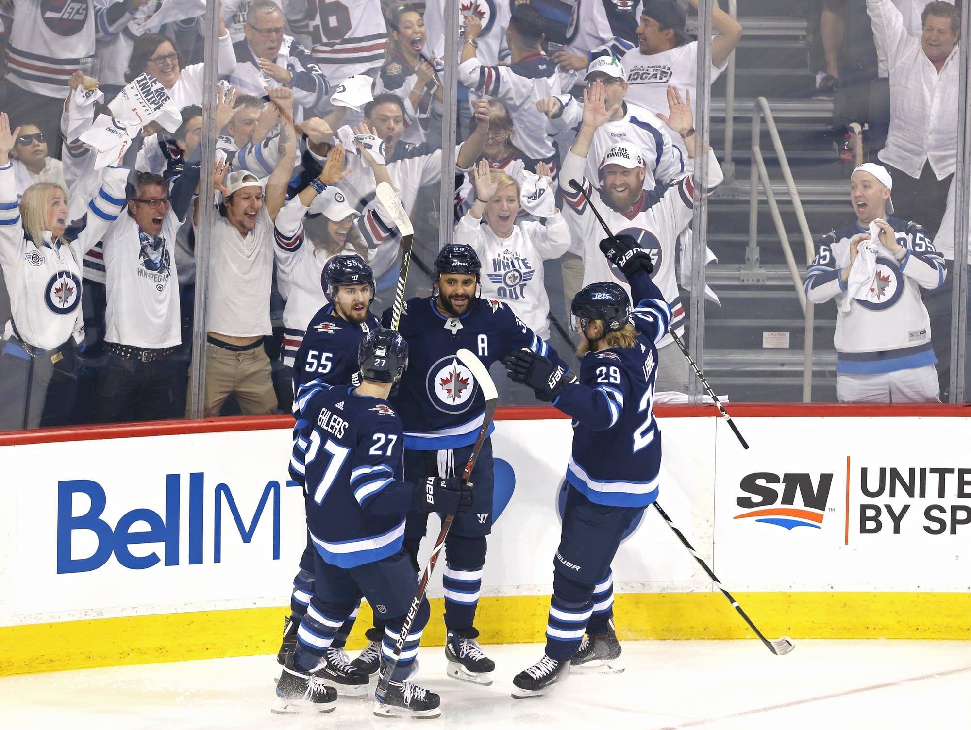 Dustin Byfuglien (33) of the Winnipeg Jets