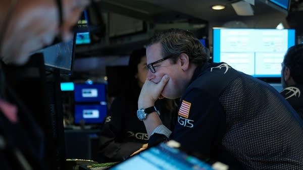 Fed makes emergency moves