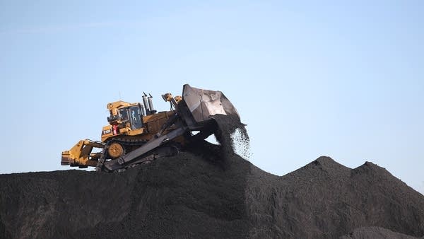 Coal miners embrace green jobs … if they can get them