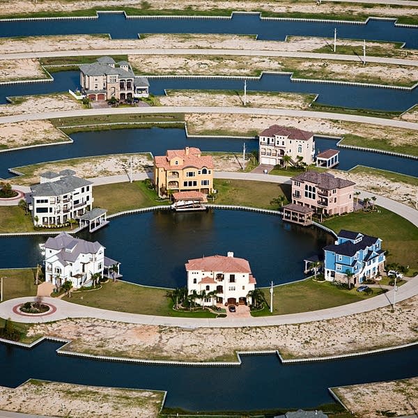 Today’s Music News: Modest Mouse unveil ‘linguistic remix generator’ for new album