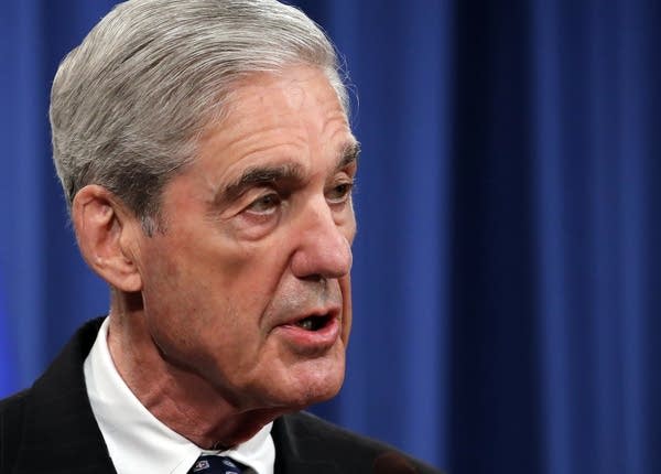 Special counsel Robert Muller speaks at the Department of Justice.