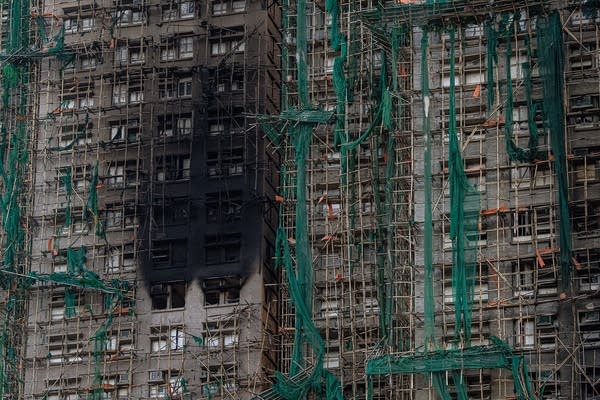 4b9eee-20251128-hong-kong-fire1-600 The number of victims of a house fire in Hong Kong has risen to 128 people