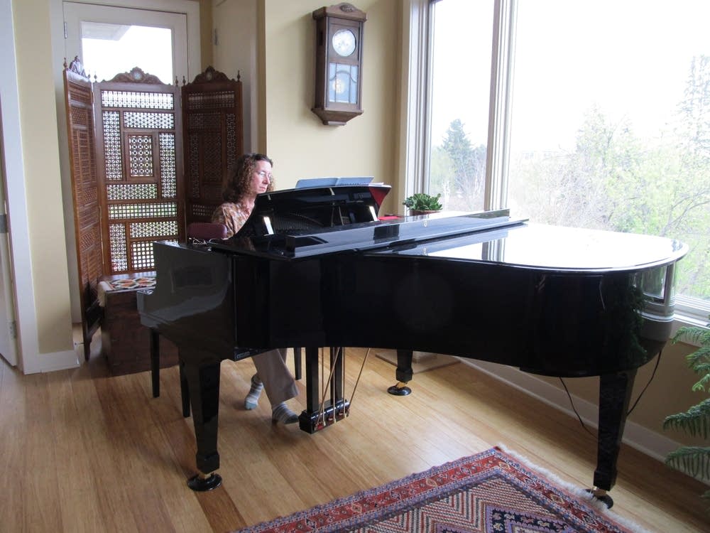Ev Emerson plays the piano