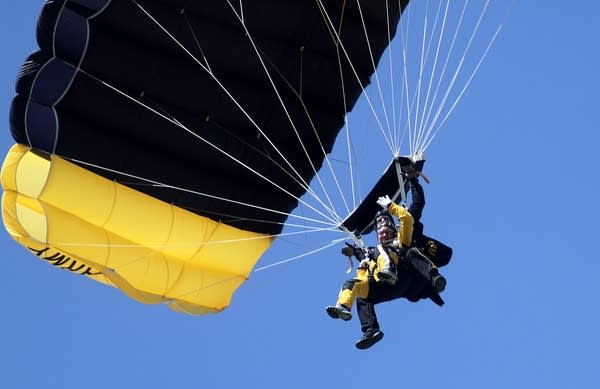 Lt. Gov. skydives